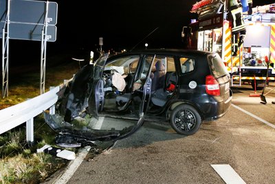 Bei einem Unfall wegen einer Vorfahrtsverletzung am Mittwoch in Tauscha sind vier Personen verletzt worden.