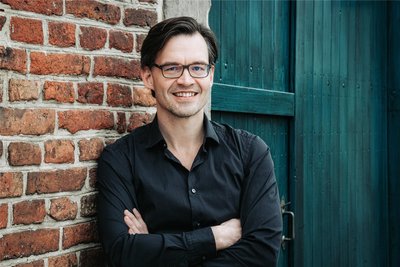 Mitja Back ist Professor für Psychologische Diagnostik und Persönlichkeitspsychologie an der Universität Münster und ein international führender Experte in der Erforschung narzisstischer Eigenschaften. "Ich! Die Kraft des Narzissmus" ist sein erstes Publikumsbuch.