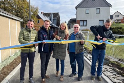 Freigabe in Landwüst: Toni Meinel, Max Werner, Katrin Weller, Frank Schellig, Erik Sefkow (v. li.).