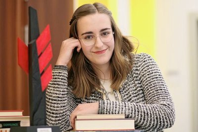 Lena Lang aus Schwarzenberg bekam für das Gedicht "Nur eine Frau" den Sonderpreis Lyrik.