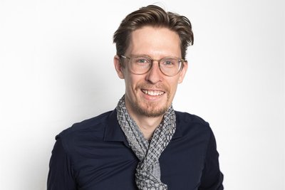 Der Kieler Dirigent Paul Taubitz stellt sich beim 1. Sinfoniekonzert der Vogtland Philharmonie vor.