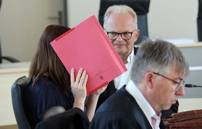 Die wegen Mordes an dem achtjährigen Fabian angeklagte Frau schweigt bislang zu den Vorwürfen.