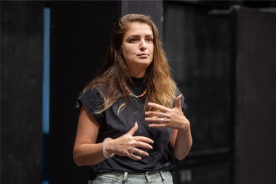 Theaterfrau Tamó Gvenetadze führt in Plauen auch Regie. Für das Winterstein-Theater in Annaberg-Buchholz hat sie das Stück geschrieben.