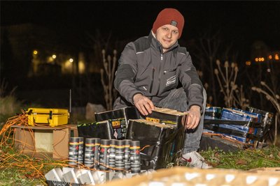 Oliver Scharff zauberte ein Feuerwerk in den nächtlichen Himmel.