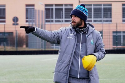 Kumpeltyp mit viel Erfahrung im Profifußball: Christian Tiffert ist seit dieser Woche Cheftrainer des Chemnitzer FC. Zu viel wolle er anfangs nicht verändern, sagt der 40-Jährige. "Ich möchte die Spieler nach dem Umbruch nicht mit Neuem überfrachten", so der Ex-Profi. 