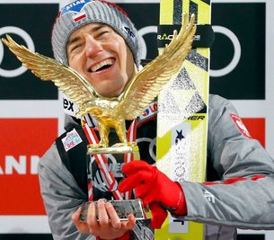 Am Ziel seiner Träume: Kamil Stoch feierte in Bischofshofen Tagessieg und Tourneetriumph.