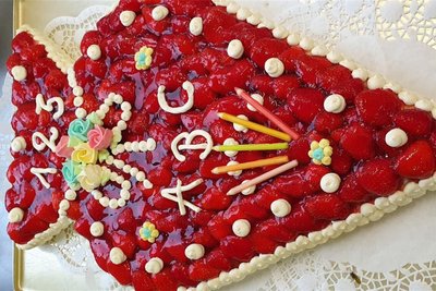 Auch eine Torte in Zuckertütenform oder mit Foto vom Abc-Schützen zählen zu den Höhepunkten der Schulanfangsfeier.