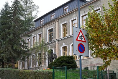 Die Grundschule Kleinolbersdorf am Rande von Chemnitz soll für viel Geld auf Vordermann gebracht werden. Doch gibt es für sie noch genügend Schüler?