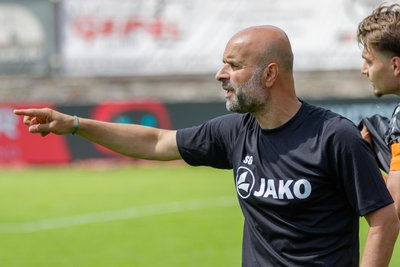 „Da gehts lang!“, sagt VFC-Trainer Sedat Gören.