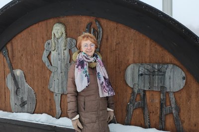 Rosmarie Hennig gehört seit 30 Jahren zu den Organisatoren des Schwibbogenfests.