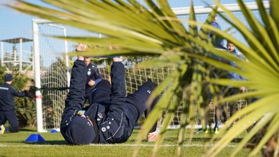 Voller Einsatz beim Training: CFC- Spieler Sandro Sirigu.
