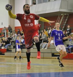 Solche Chancen lässt er sich natürlich nicht entgehen: Marko Cosic erzielt in dieser Szene vom Samstag eines seiner zehn Tore für den ZHC. 