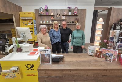 In der Neuhausener Postfiliale und im Drogeriemarkt werden die Kunden von Rita Thiel, Kristin Schmieder und Gaby Buschbeck erwartet. Unternehmer Mario Schmieder ist der Erhalt der Läden zu verdanken.