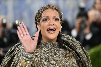 Sängerin Rihanna kam wie üblich als letzte. 