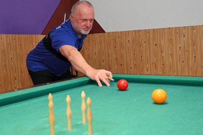 Veilchen Ralf Martin holte im Spiel Aue II gegen Limbach-Oberfrohna III einmal mehr die Eisen aus dem Feuer.