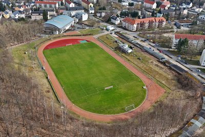 Das Jahn-Stadion ist vorbereitet für das große Spektakel in der Kleinstadt, viele Stunden Arbeit wurden investiert.