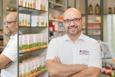 „Das ärgert uns schwer“: Kammerpräsident Göran Donner in seiner Apotheke in Dippoldiswalde.
