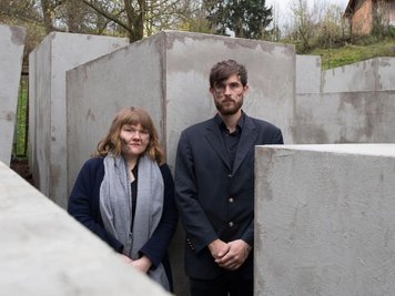 Was als Protest von Aktivisten des Zentrums für Politische Schönheit (im Bild) gegen eine umstrittene Rede des AfD-Politikers Höcke begann, ist vor dem Gericht gelandet.