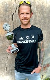 Andreas Maul hat sich bei der Premiere des Frankenman diesen schönen Pokal verdient. 