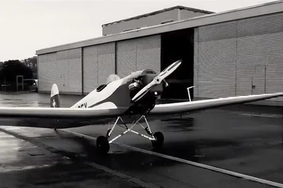 Diese 1934 gebaute Erla 5A ist wohl das einzige noch existierende Flugzeug der Erla-Werke. Der restaurierte Oldtimer fliegt in der Schweiz. 