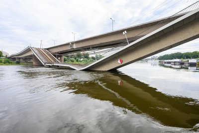 Die eingestürzte Carolabrücke 2024: Auch den Ersatzbau von Brücken soll das Gesetz beschleunigen.