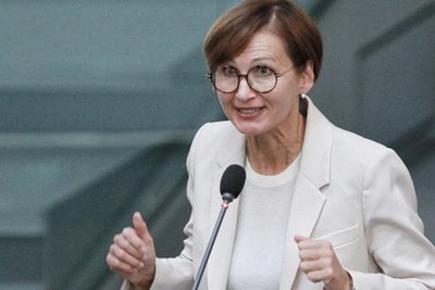 Glaubt, dass sich mit dem Startchancen-Programm für Schulen auch das Abschneiden deutscher Schüler bei Bildungsvergleichen wieder verbessert: Bundesbildungsministerin Bettina Stark-Watzinger. 