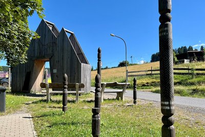 Das Tor zur Blockline steht direkt am Ende des Weges zur Bahnstation "Holzhau-Skilift".