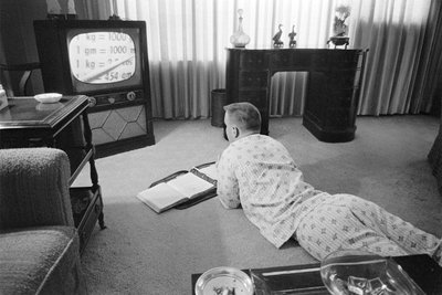 Bildungsfernsehen in den USA 1958. Das Medium ist auch heute noch bei jungen Menschen beliebt, trotz Internet und Smartphone.