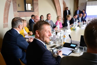 Zu ihrer auswärtigen Kabinettssitzung trafen sich die Mitglieder der Sächsischen Staatsregierung im Schloss Rochlitz.