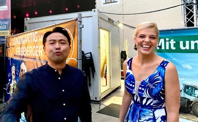 Elias Gyungseok Han und Barbora Fritscher nach ihrem Auftritt.