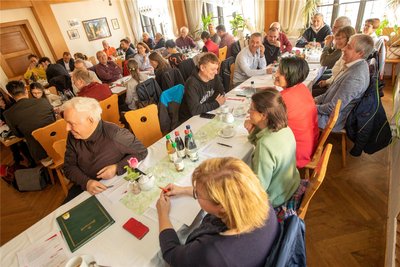 Von 181 wahlberechtigten SPD-Mitgliedern im Vogtland kamen 45 am Samstag in den Landgasthof Altensalz, um ihre Kandidaten für die Landtags- und Kreistagswahlen zu nominieren.