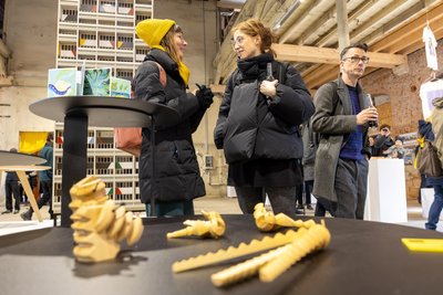 Von Schneeberger Designstudenten kommen eigenwillige Experimente in Holz.