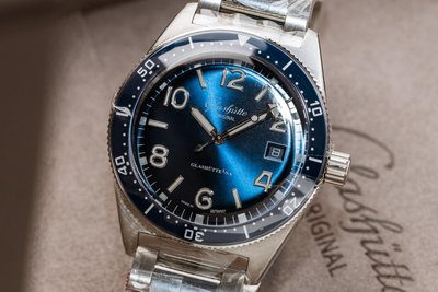 Glashütte Original SeaQ (1-39-11-09-81-70), Baujahre: 2021 bis heute, Material: Stahl, ursprünglicher Preis: 11.100 Euro, aktueller Preis für eine gebrauchte, gut erhaltene Uhr: 6.900 Euro.
