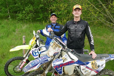 Matti Müller und sein Schwiegervater Sven Drechsel schrammten als Vierte knapp am Podest der neuen Team-Klasse vorbei.