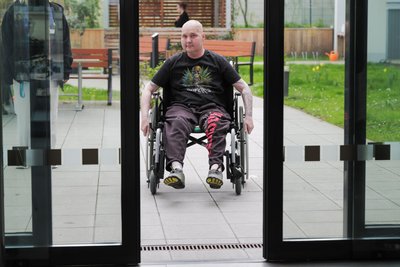 Stephan Hartung fühlt sich im Aspida Pflegecampus gut aufgehoben.