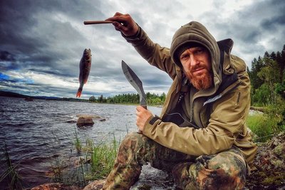 Ganz einfach spannend: Fritz Meinecke für "7 vs. wild" allein im schwedischen Nirgendwo. 