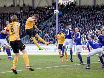Dresdens Stefan Kutschke trifft per Kopf zum 3:0.
