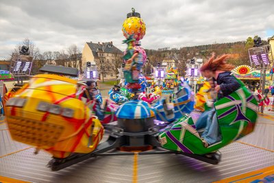 Die Palette der Fahrgeschäfte reicht von Breakdance über Schießbude bis zum Entenangeln.
