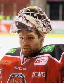 Ex-Eispiraten-Torwart Luka Gracnar steht jetzt bei Landshut im Kasten. 
