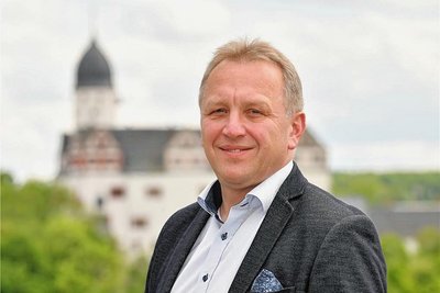 Ronny Hofmann, Bürgermeister von Lunzenau, lädt nach zwei Jahren coronabedingter Zwangspause wieder zum kommunalpolitischen Stammtisch ein. 