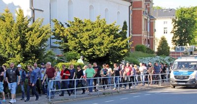 Protestaktion sogenannter Spaziergänger in Freiberg. 