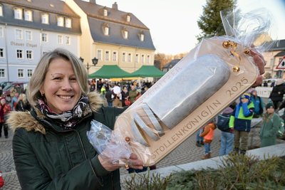 Anja Melzer hat den Stollenwettbewerb gewonnen und wurde zur Stollenkönigin gekürt.