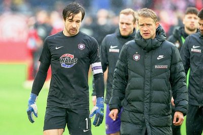 ... lief es für Martin Männel (links) oftmals nicht so gut. Dennoch wird der Kapitän wohl ins Tor zurückkehren. 