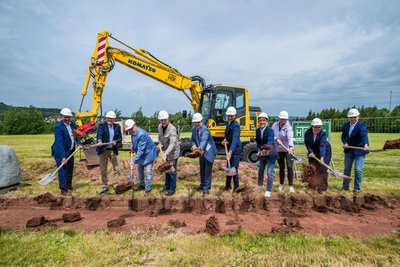 Startschuss: Bis Mitte kommenden Jahres soll das neue Krematorium in Oelsnitz entstehen.