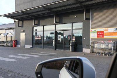Noch geschlossen, bald zurück: Die Bäckerei Stölzel bleibt Teil des Standortes Werdauer Straße.