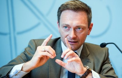 FDP-Chef Christian Lindner versucht, seine Partei wieder zum Erfolg zu führen. Bei den Landtagswahlen gelang das zum Teil.
