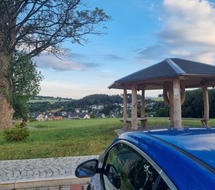 Der Parkplatz am Albin-Langer-Weg ist bei Wanderern besonders beliebt. Ist dieser belegt, gibt es aber auch noch andere Möglichkeiten. 