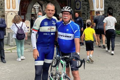 Olympiasieger und Hobbyradler: Olaf Ludwig (l.) und Hartmut Kern, hier bei einer Tour in Bulgarien. 