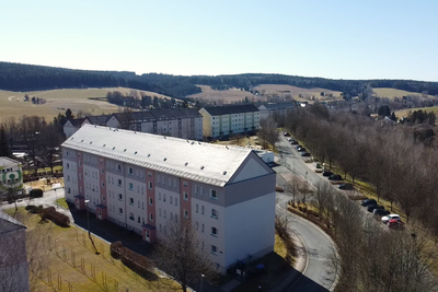 Mehrfamilienhaus mit 27 von 32 Wohneinheiten in Markneukirchen / Mindestgebot 150.000 Euro