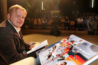 Michael Peter stellte am Dienstag sein Fußball-Buch "Ballack, Sammer & Co." an der Hochschule Mittweida vor.